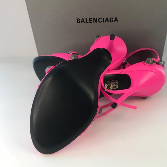 New - 💯 Authentic   BALENCIAGACagole embellished crinkled-leather sandals - Picture 9 of 14
